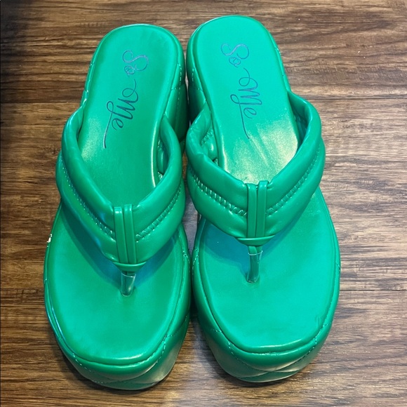 So Me Shoes - So Me Vibrant Green Women's platform Sandals size 8
